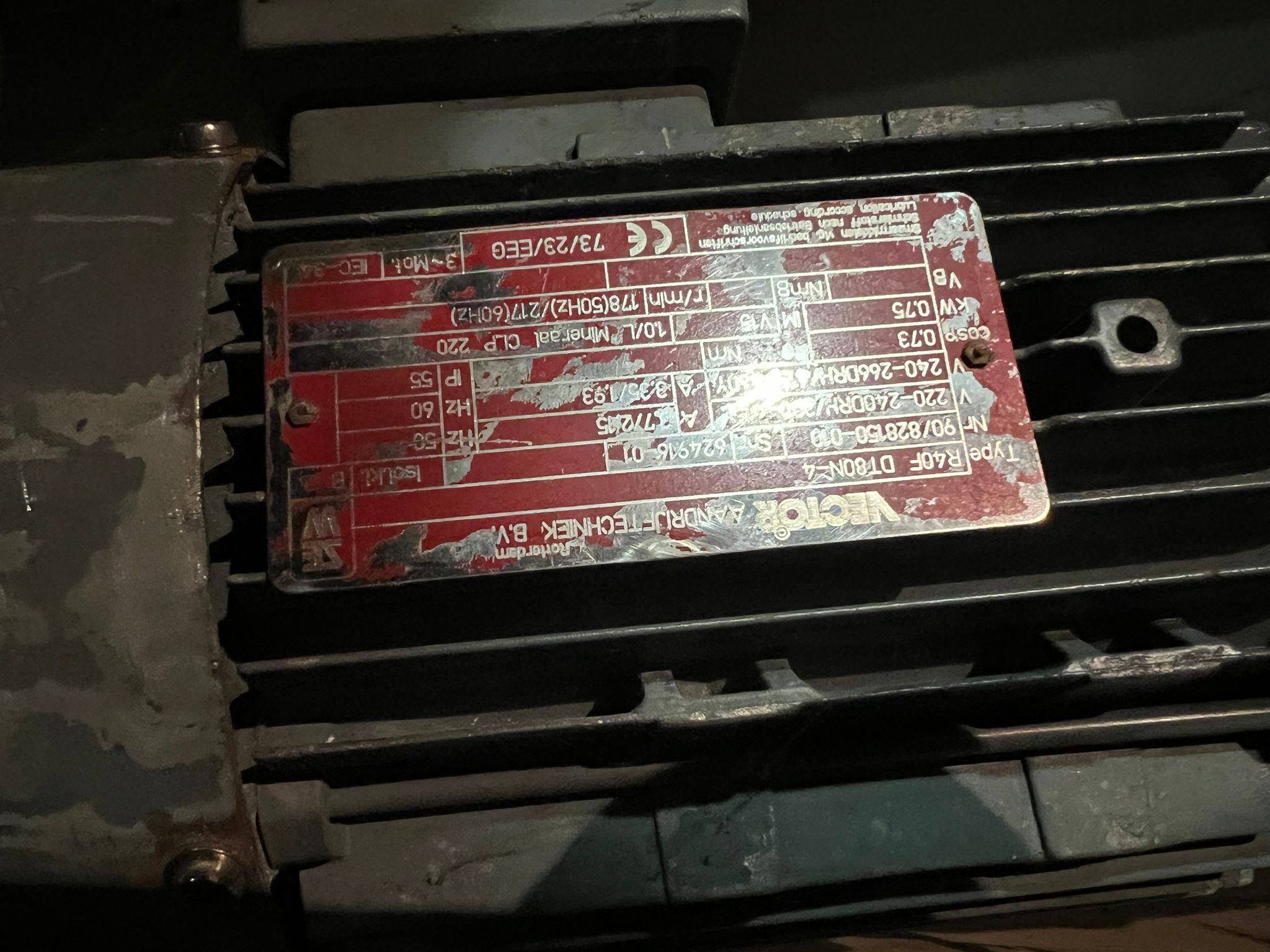 SEW R40F-DT80N-4